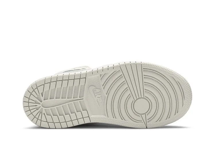 Krossovki-Air-Jordan-1-Retro-Mid-GP-Phantom-3