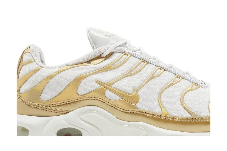 Кроссовки Nike Wmns Air Max Plus 'White Gold'