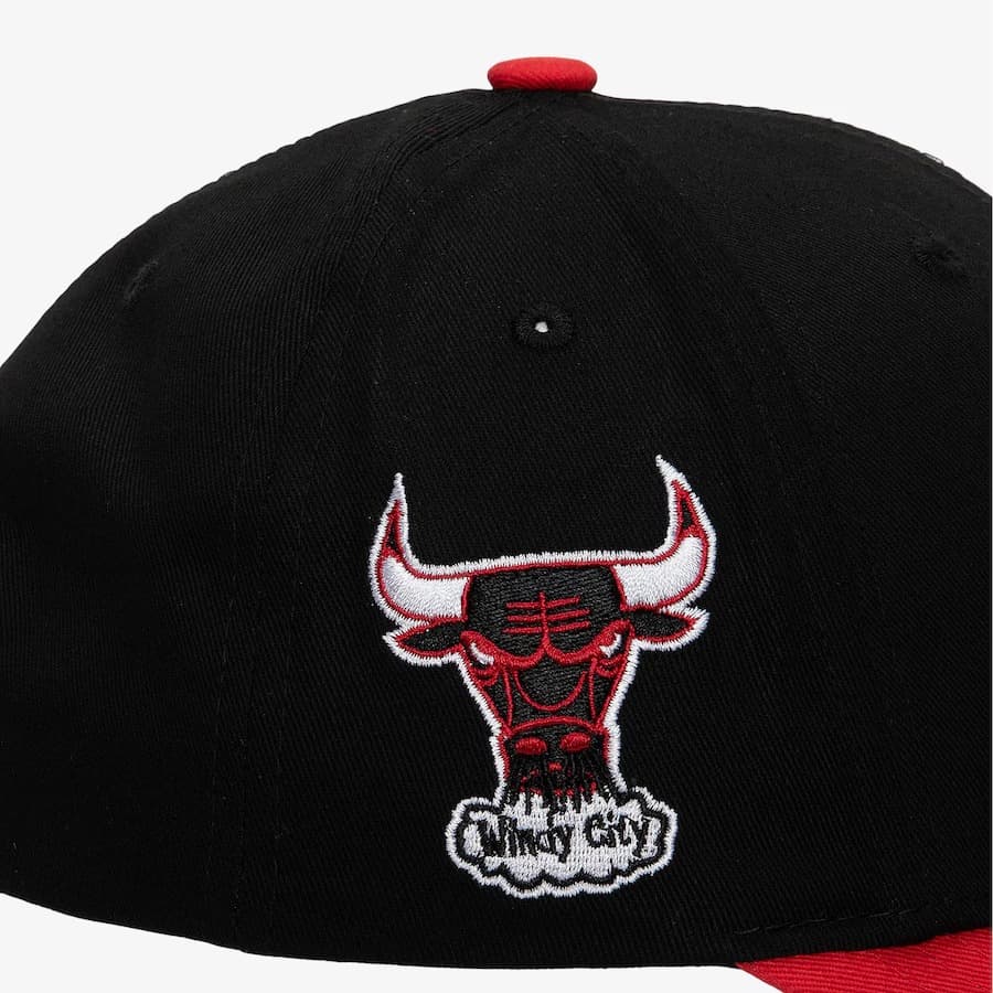 Бейсболка Mitchell & Ness Scottie Pippen Black Chicago Bulls Hardwood Classics Name & Number Highlight Real Snapback Hat