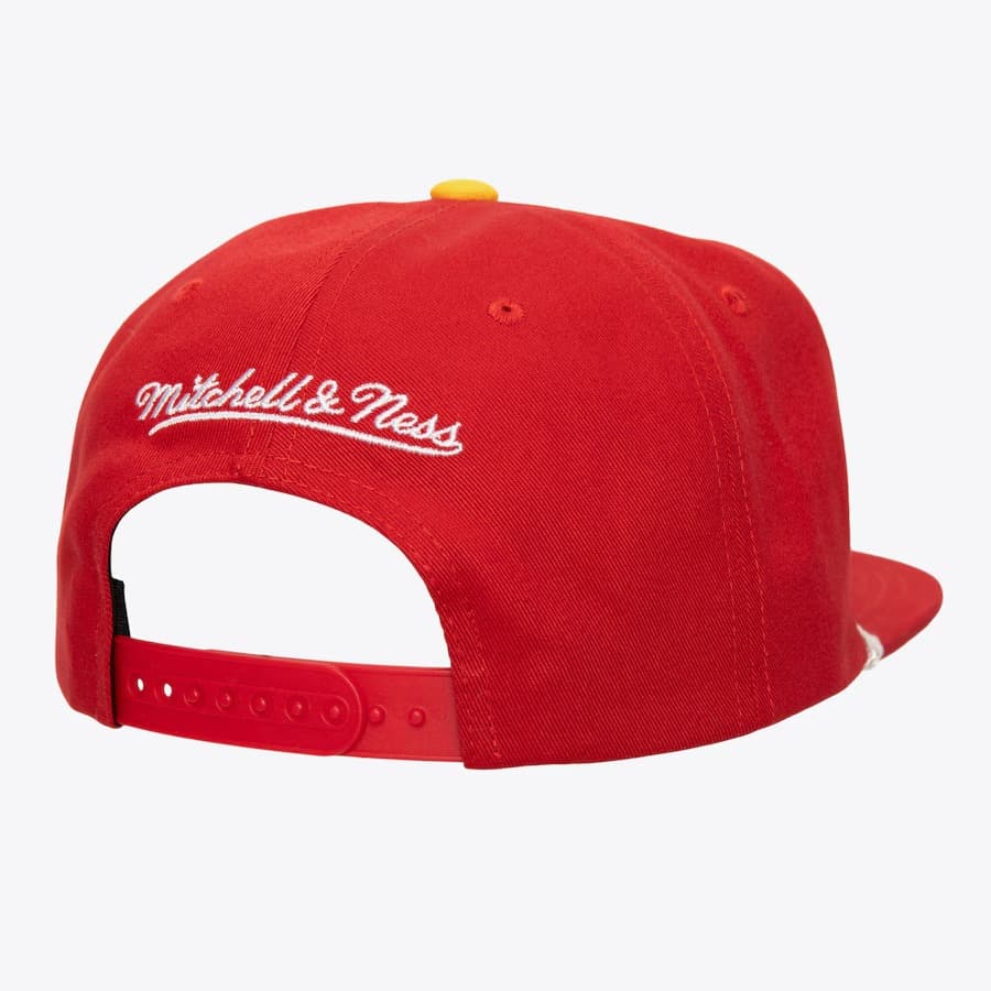 Mitchell-Ness-Red-Atlanta-Hawks-Hardwood-Classics-Radiant-Lines-Deadstock-Snapback-Hat-1
