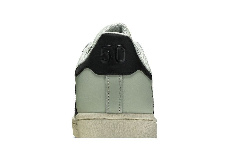 Кроссовки Star Wars x adidas Superstar 'The Child'