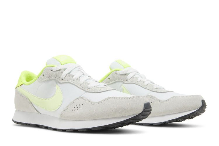 md-valiant-gs-white-barely-volt-cn8558-109_07