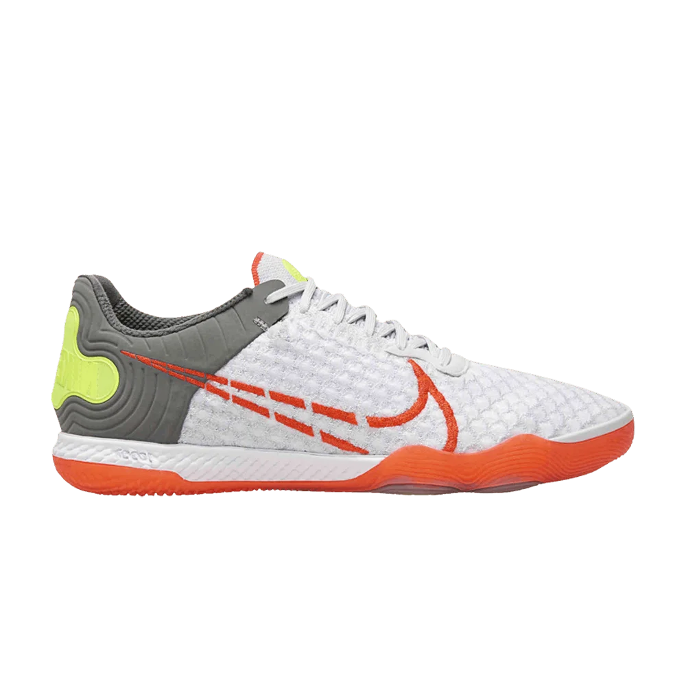 Krossovki-Nike-React-Gato-White-Grey-Crimson