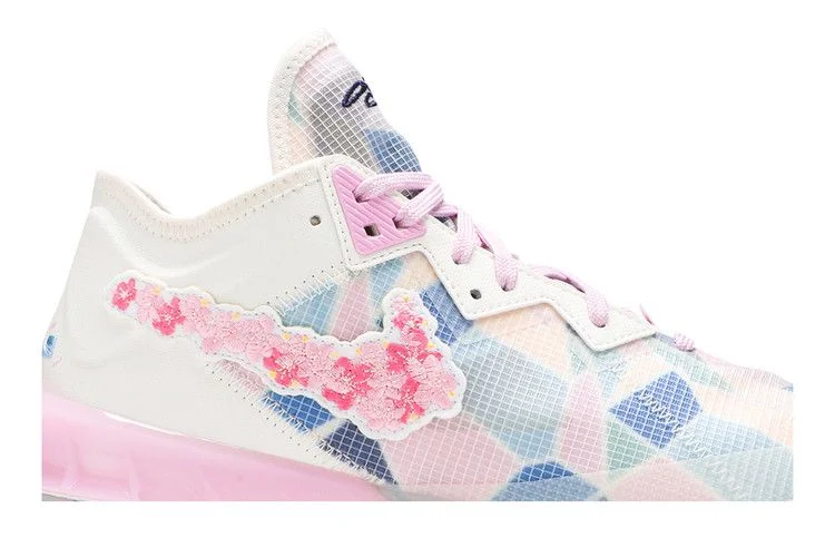 Кроссовки atmos x Nike LeBron 18 Low 'Sakura'