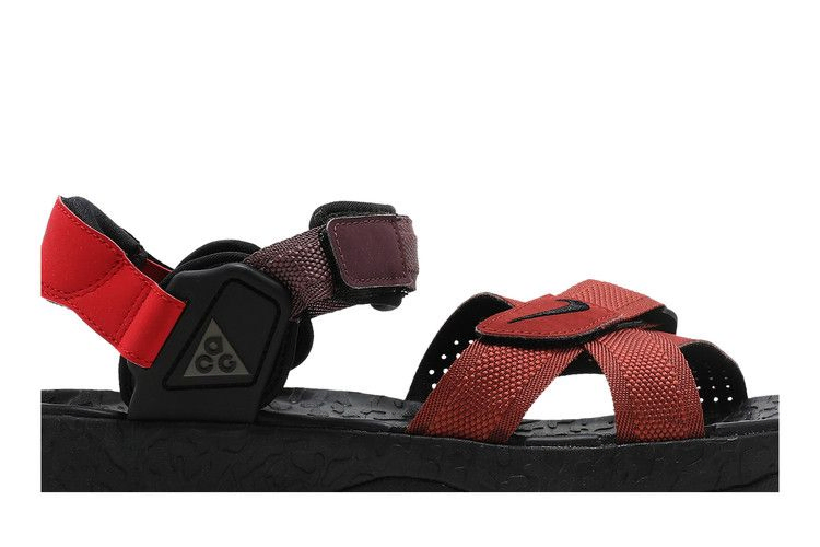 Nike ACG Air Deschutz + 'Redstone'