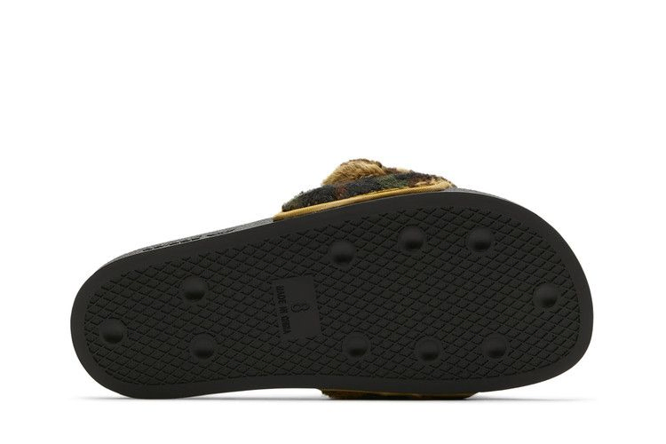 jeremy-scott-x-adilette-slide-camo-teddy-h02882_03