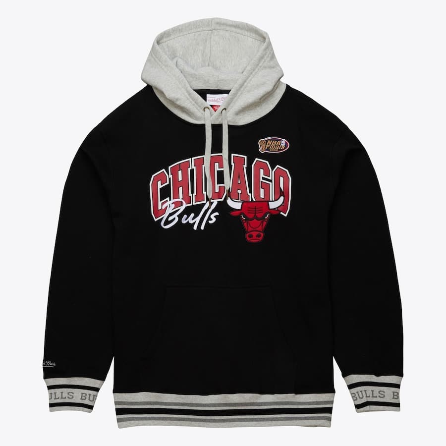 Худи Mitchell & Ness Black Chicago Bulls Snow Washed Fleece Pullover Hoodie