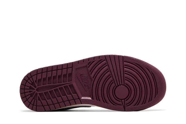 Кроссовки Wmns Air Jordan 1 Low 'Bordeaux'