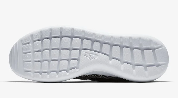 Krossovki-Loopwheeler-x-NikeLab-Roshe-Two-4