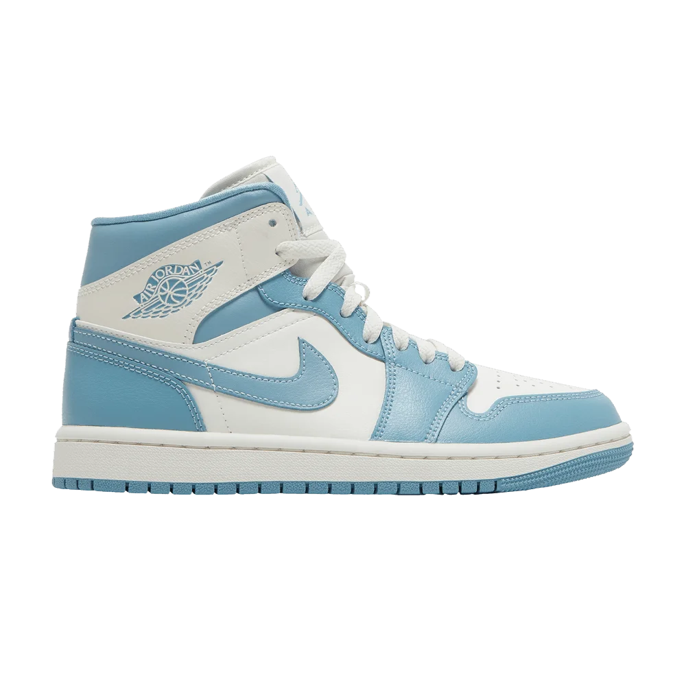 Кроссовки Wmns Air Jordan 1 Mid 'University Blue'