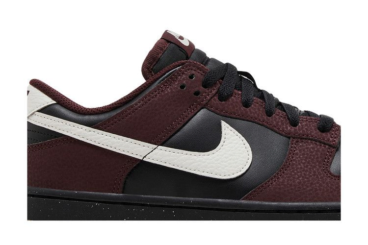 wmns-dunk-low-next-nature-burgundy-crush-black-hm9658-600_01