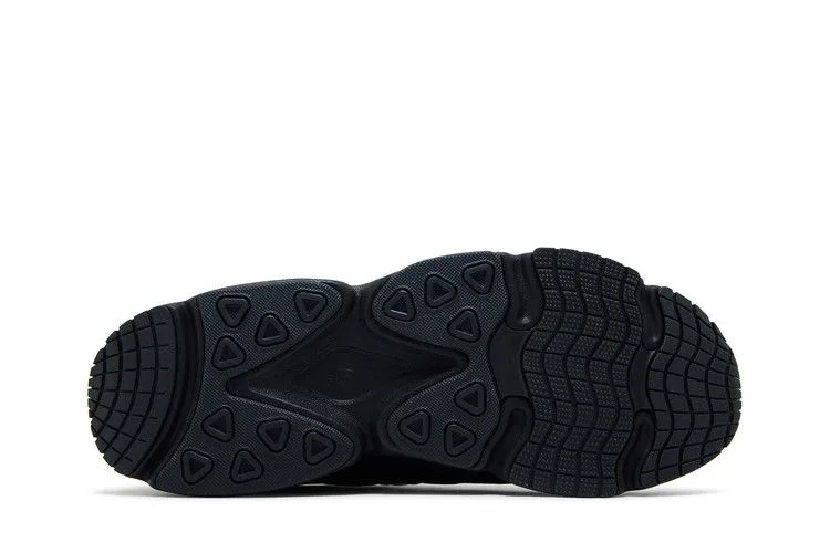 Krossovki-adidas-Ozmillen-Black-Silver-Metallic-3
