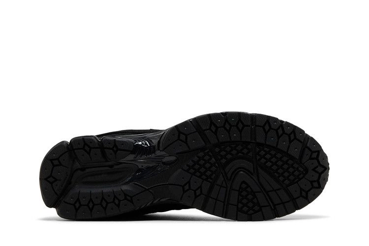 Кроссовки New Balance 2002R 'Black Cat'