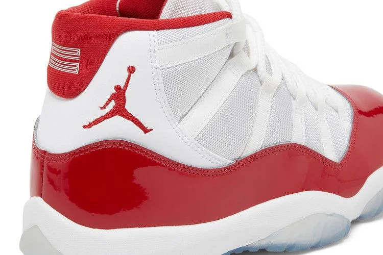 Krossovki-Air-Jordan-11-Retro-Cherry-9