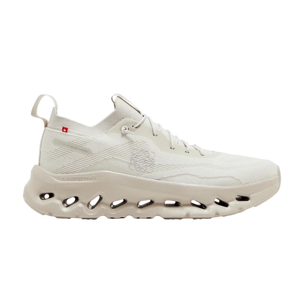 Krossovki-Loewe-x-ON-Wmns-Cloudtilt-Sand