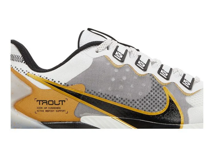 Krossovki-Nike-Force-Zoom-Trout-LTD-TF-White-Metallic-Gold-1