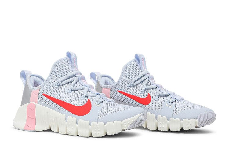 wmns-free-metcon-3-football-grey-bright-crimson-cj6314-006_07