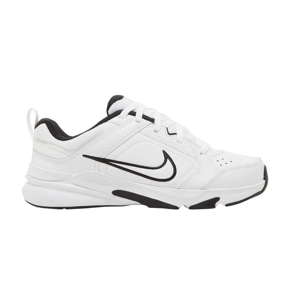 Krossovki-Nike-Defy-All-Day-White-Black