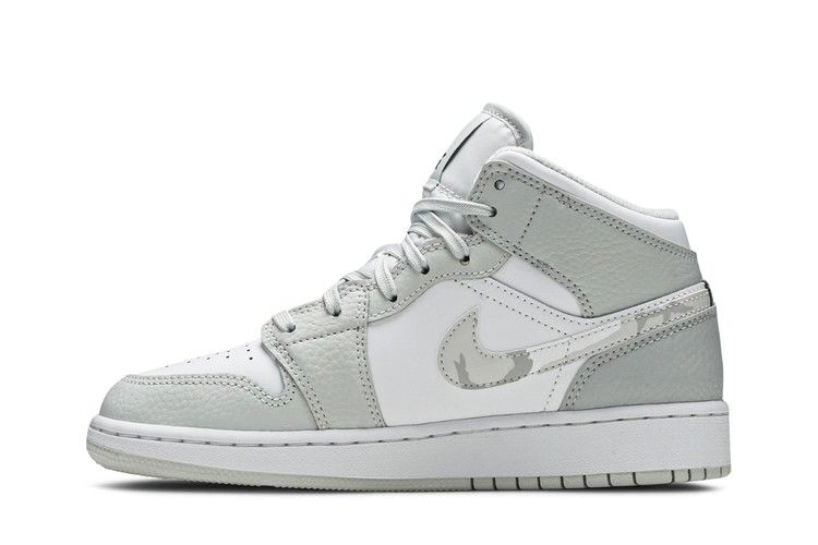 air-jordan-1-mid-se-gs-swoosh-logo-grey-camo-dd3235-100_02
