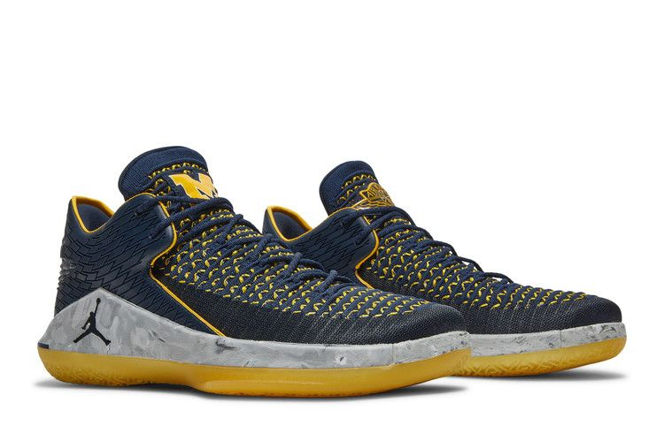 air-jordan-32-low-michigan-wolverines-aa1256-405_07