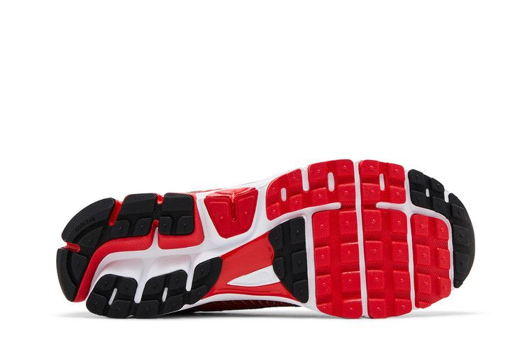 Кроссовки Nike Men's Air Zoom Vomero 5 'Metallic Silver University Red'