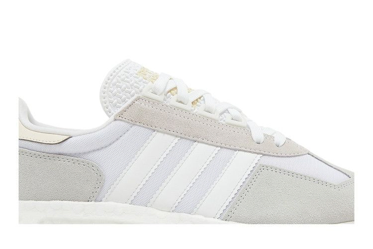 wmns-retropy-e5-white-blue-tint-gum-gw8259_01