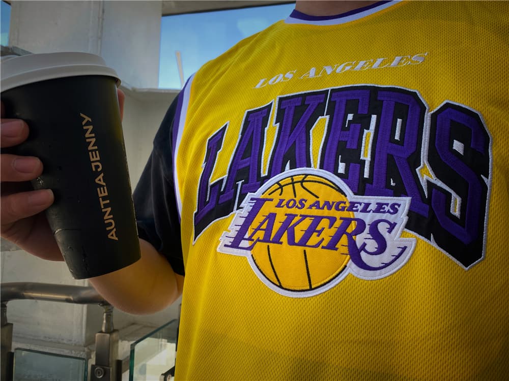 Los-Angeles-Lakers-Yellow-Jersey-2
