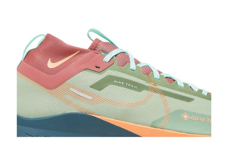react-pegasus-trail-4-gore-tex-alligator-orange-trance-dj7926-300_01