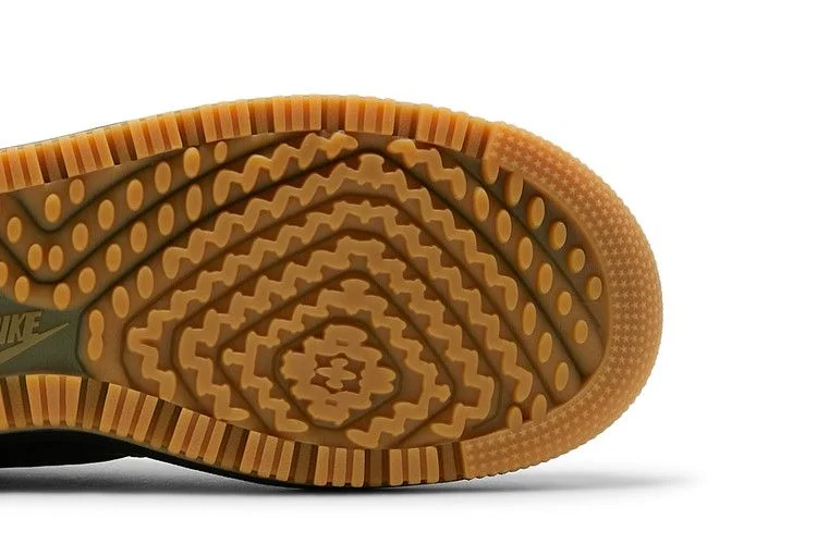 Кроссовки Nike Air Force 1 Luxe 'Black Gum'