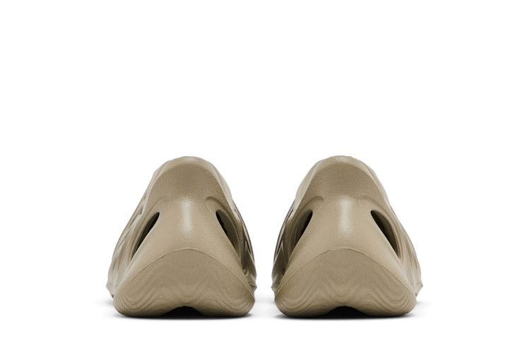 yeezy-foam-runner-infants-stone-salt-hp5336_05