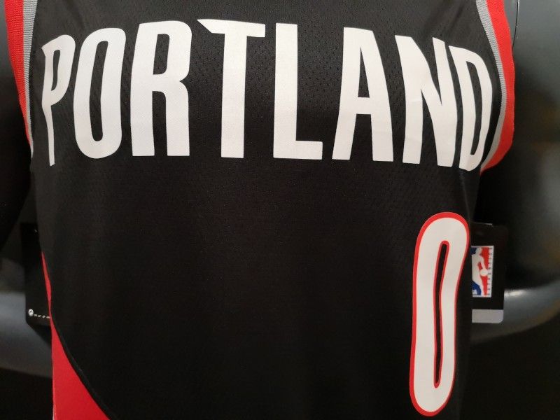 2017-18-Damian-Lillard-Portland-Trail-Blazers-0-Icon-Black-3