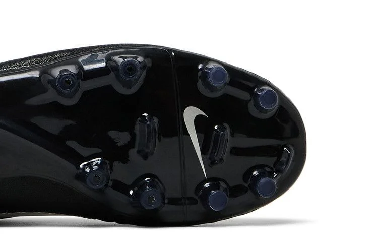 Krossovki-Nike-Tiempo-Legend-5-Premium-FG-Black-Chrome-4