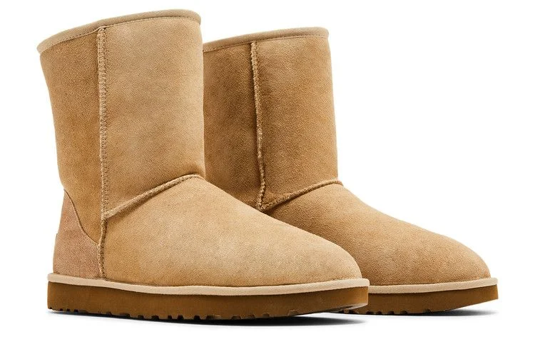 UGG-Wmns-Classic-Short-II-Sand-7