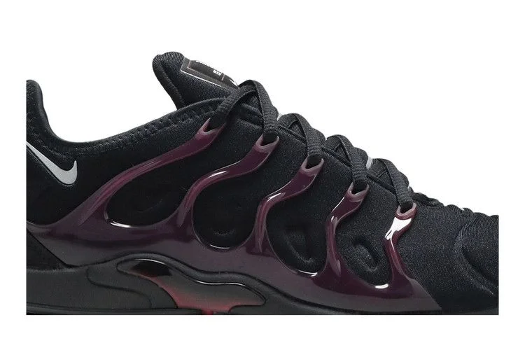 Кроссовки Nike Air VaporMax Plus 'Black Noble Red'