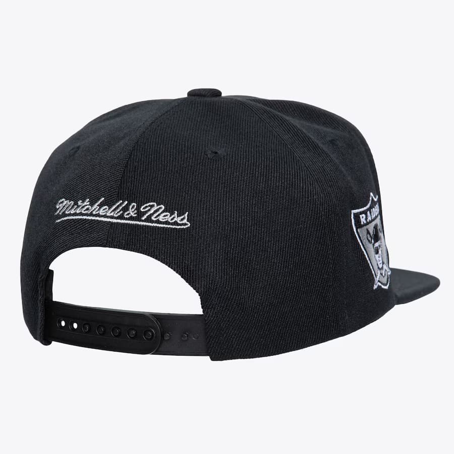 Бейсболка Mitchell & Ness Black Oakland Raiders Triple Play Snapback Hat