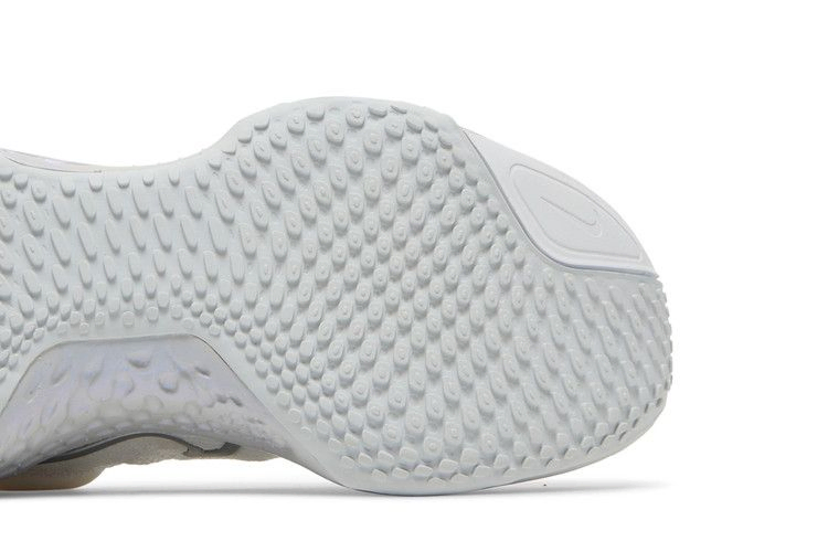 wmns-zoomx-invincible-run-flyknit-white-metallic-silver-ct2229-101_04