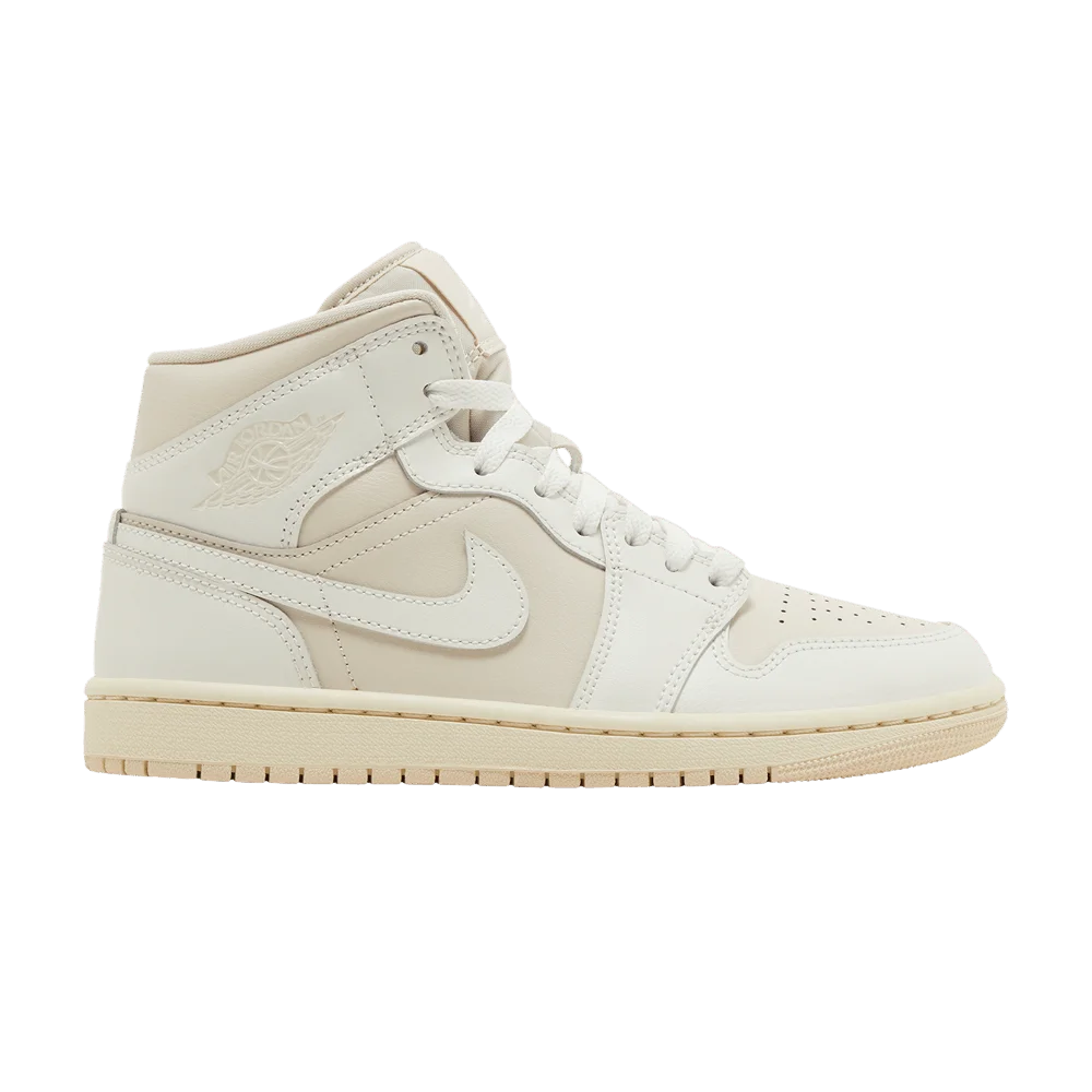 Кроссовки Wmns Air Jordan 1 Mid 'Legend Light Brown'