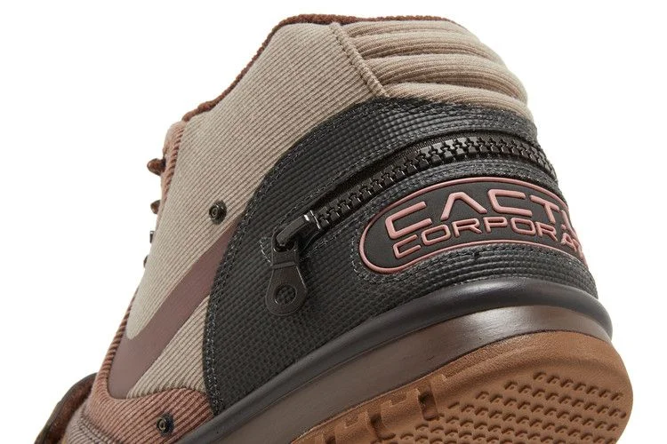 Krossovki-Travis-Scott-x-Nike-Air-Trainer-1-SP-Chocolate-10