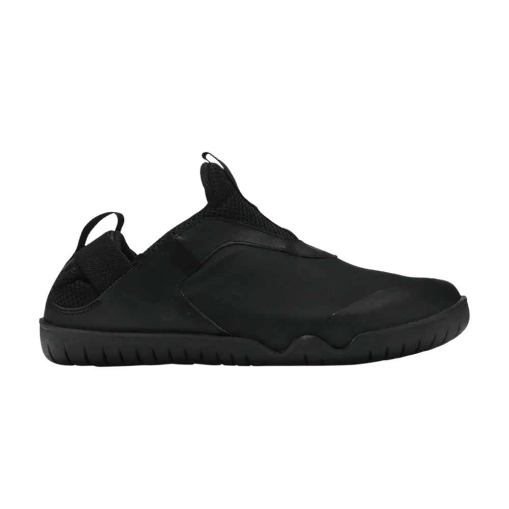Krossovki-Nike-Zoom-Pulse-Triple-Black