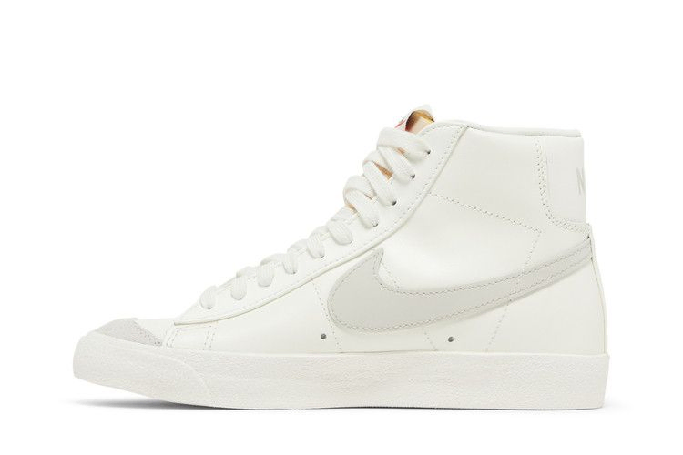 Кроссовки Nike Wmns Blazer Mid '77 Vintage 'Sail Light Bone'