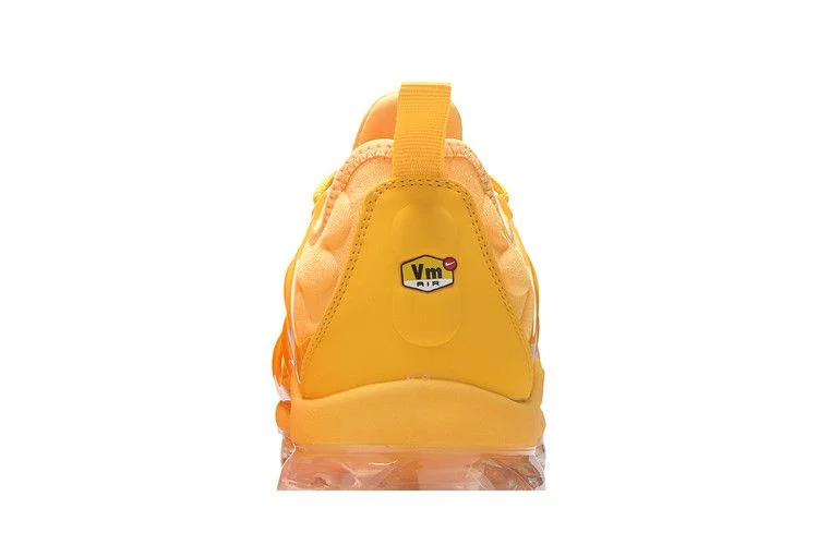 Кроссовки Nike Wmns Air VaporMax Plus 'Orange'