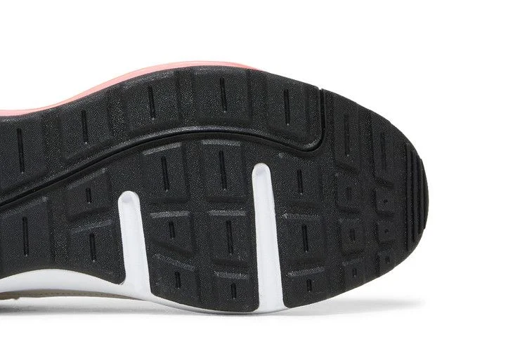 Krossovki-Nike-Air-Max-AP-Summit-White-Black-4