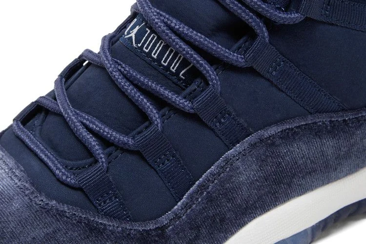 Krossovki-Wmns-Air-Jordan-11-Retro-Midnight-Navy-Velvet-8