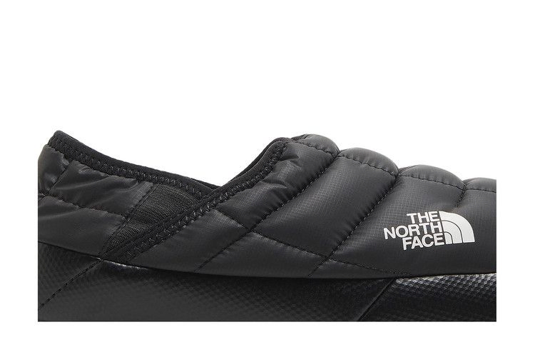 thermoball-traction-mule-black-white-nf0a3uznky41_01