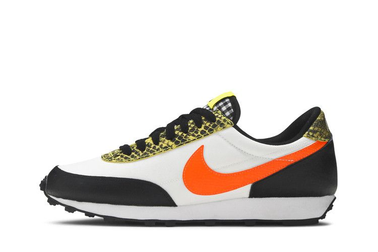 wmns-daybreak-qs-dynamic-yellow-cq7620-001_02