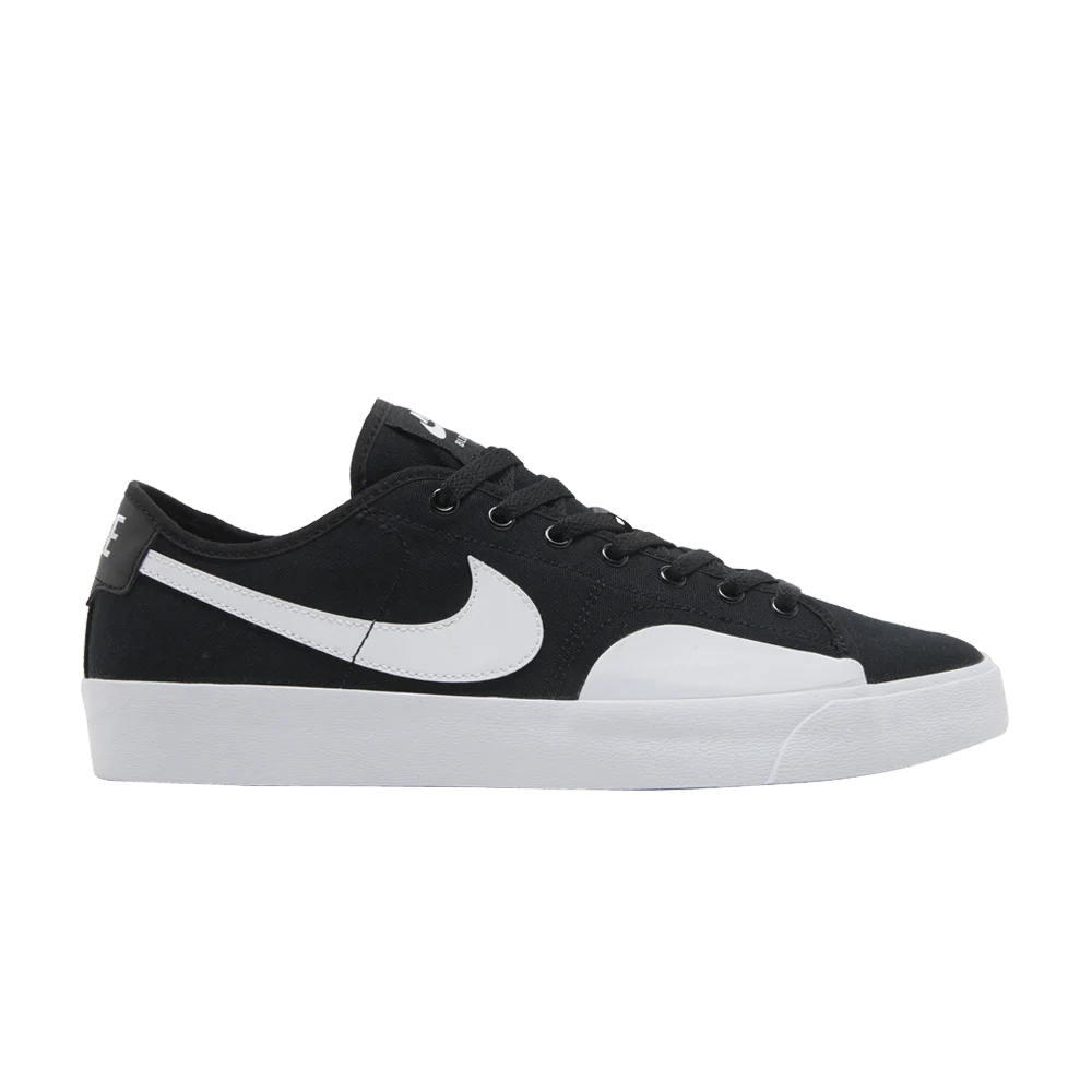 Krossovki-Nike-Blazer-Court-SB-Black-White