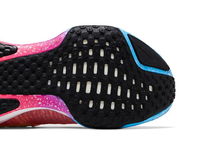 Кроссовки Nike Wmns ZoomX Invincible 3 'Barely Volt Hyper Pink'