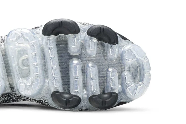 Krossovki-Nike-Wmns-Air-VaporMax-Flyknit-3-Oreo-4