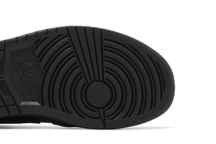 Кроссовки Wmns Air Jordan 1 Mid 'Triple Black'