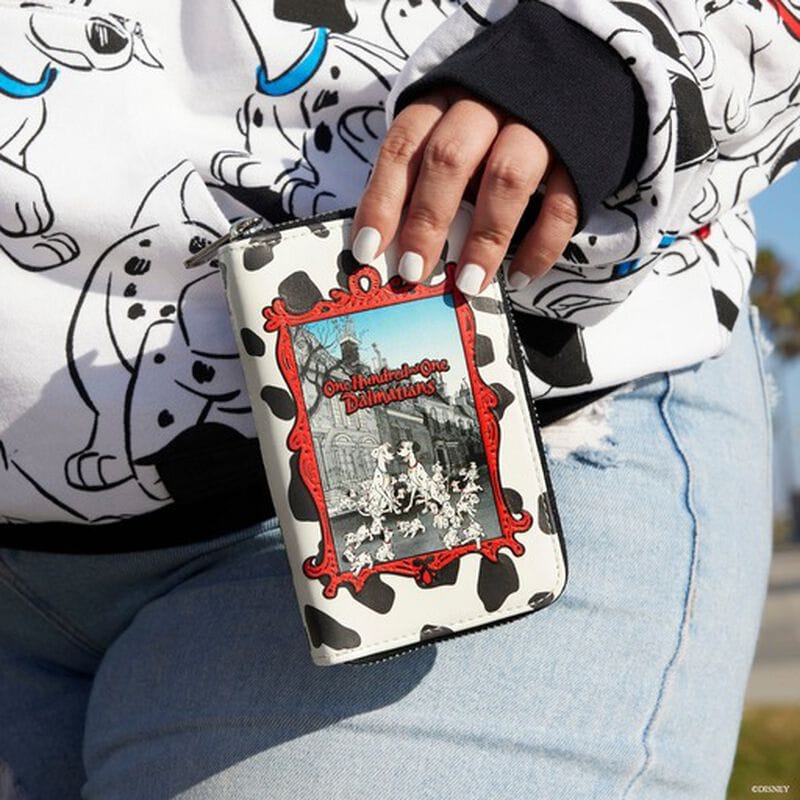101-Dalmatians-Book-Zip-Around-Wallet-2